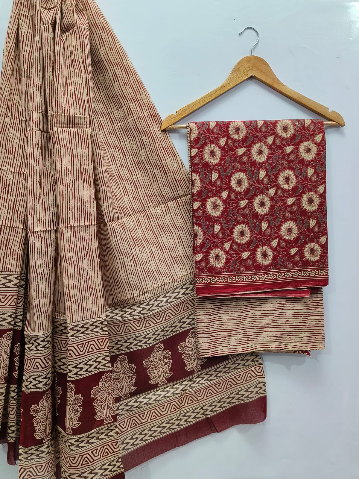 Cotton Screen Print Salwar Suit with Cotton Dupatta  - TSPSMVVSP37