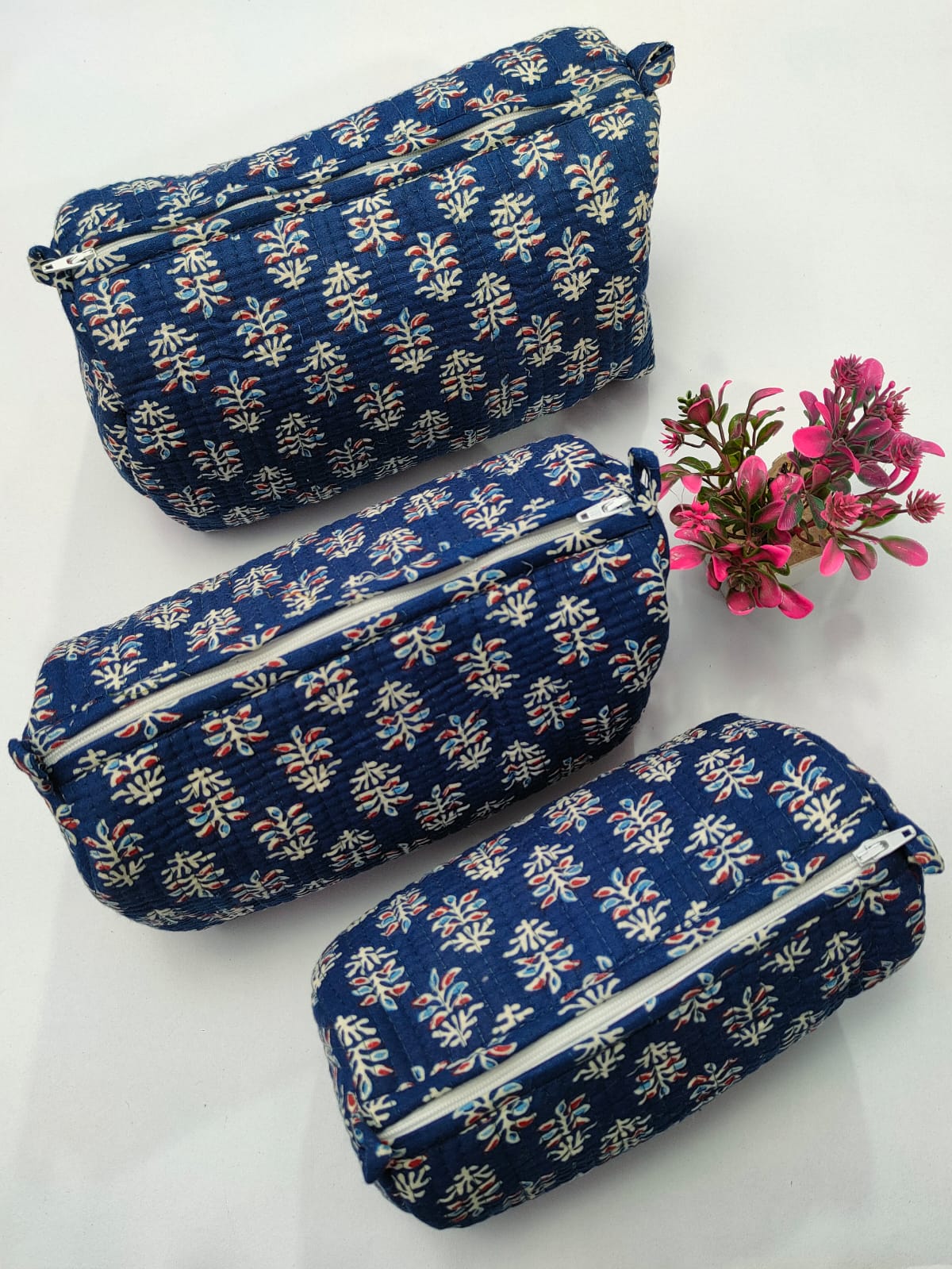Set of 3 Pouches With A Waterproof Lining, Perfect For Cosmetics