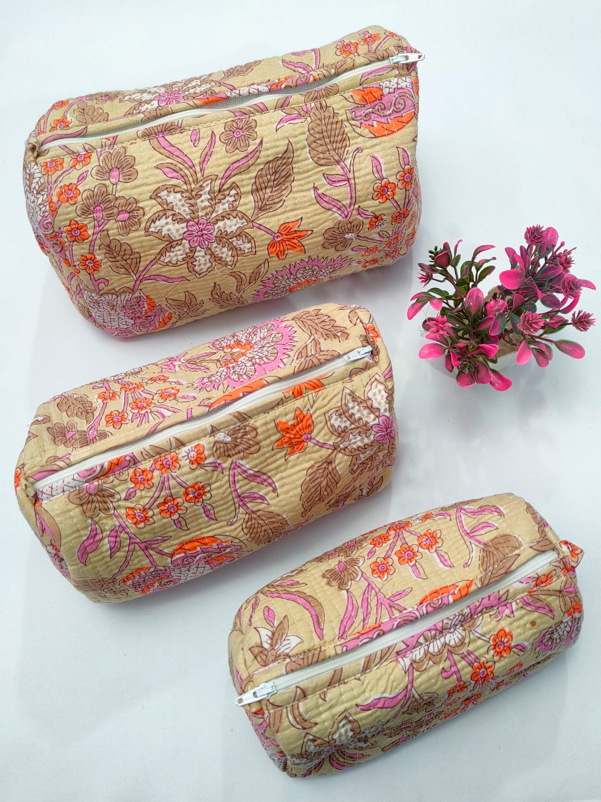 Set of 3 Pouches With A Waterproof Lining, Perfect For Cosmetics